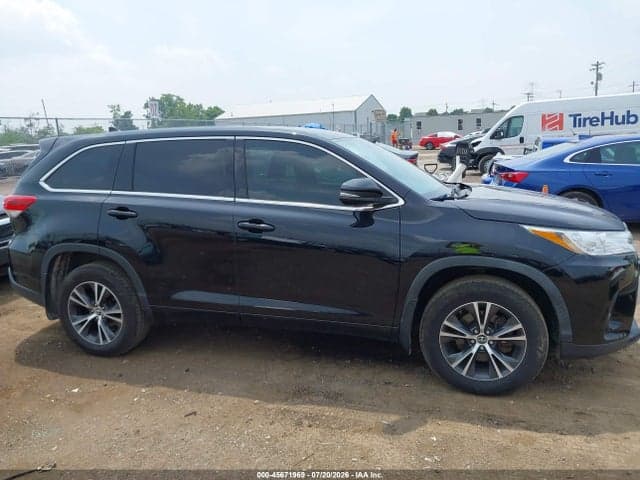 2017 TOYOTA HIGHLANDER LE PLUS 13