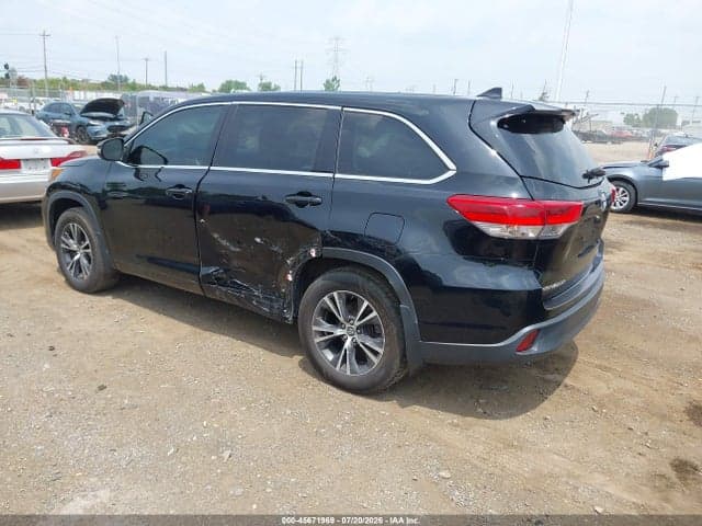 2017 TOYOTA HIGHLANDER LE PLUS 3