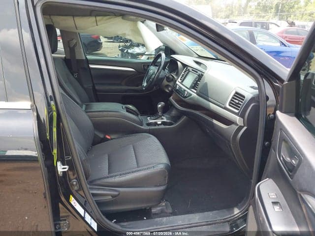 2017 TOYOTA HIGHLANDER LE PLUS 5