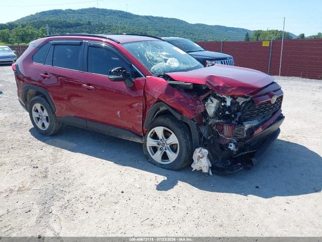 2019 TOYOTA RAV4 XLE 1