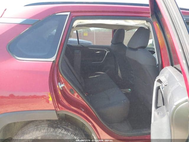 2019 TOYOTA RAV4 XLE 8