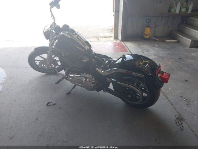 2019 HARLEY-DAVIDSON FXLR 3