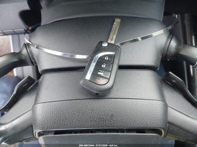 2018 TOYOTA CAMRY SE 11