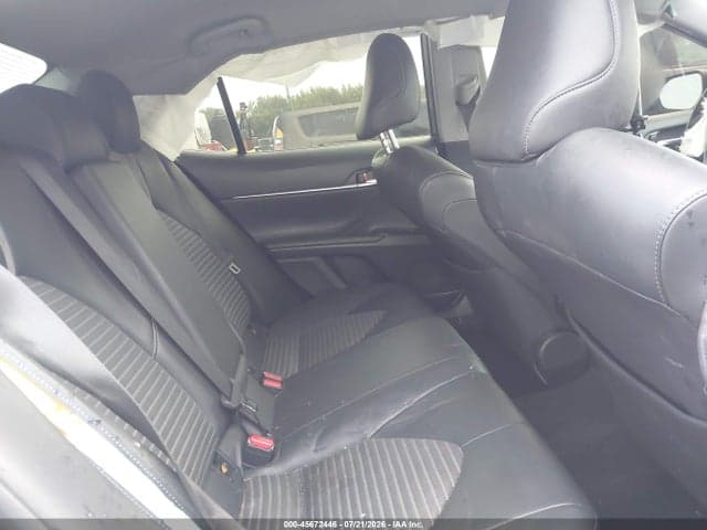 2018 TOYOTA CAMRY SE 8