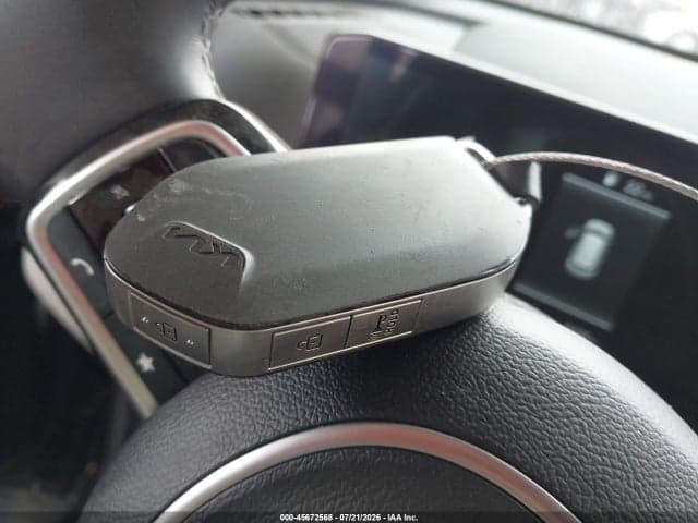 2025 KIA SORENTO S 11