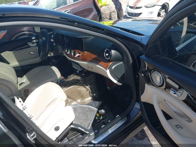 2019 MERCEDES-BENZ E 300 5