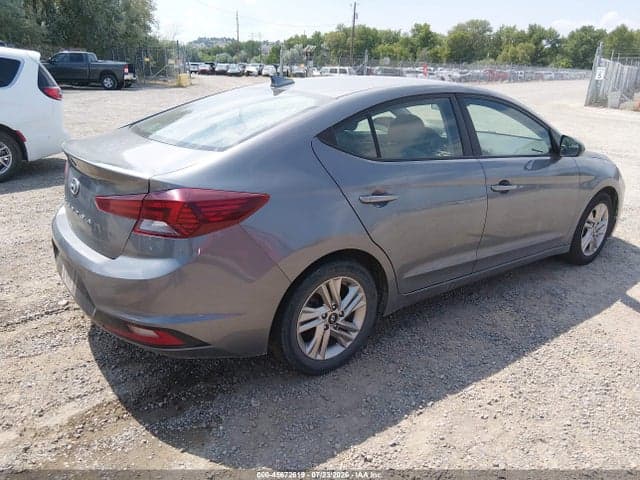 2020 HYUNDAI ELANTRA SEL 4