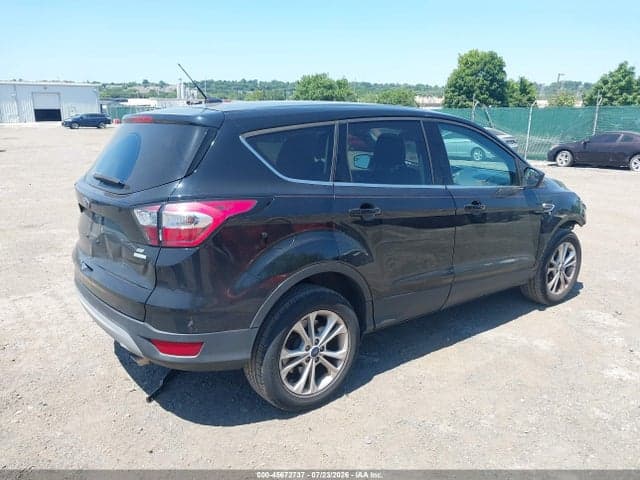 2017 FORD ESCAPE SE 4