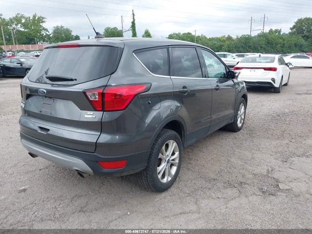 2019 FORD ESCAPE SE 4
