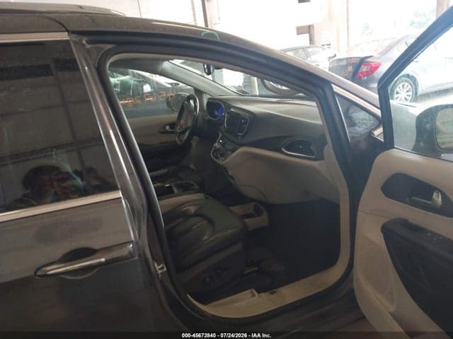 2017 CHRYSLER PACIFICA TOURING-L PLUS 5