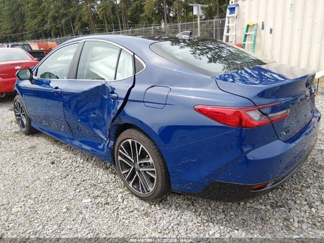 2025 TOYOTA CAMRY XLE 3