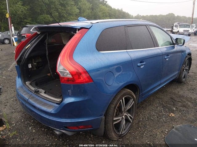 2017 VOLVO XC60 T6 R-DESIGN 4