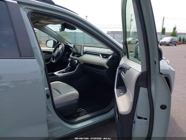 2019 TOYOTA RAV4 XLE PREMIUM 5