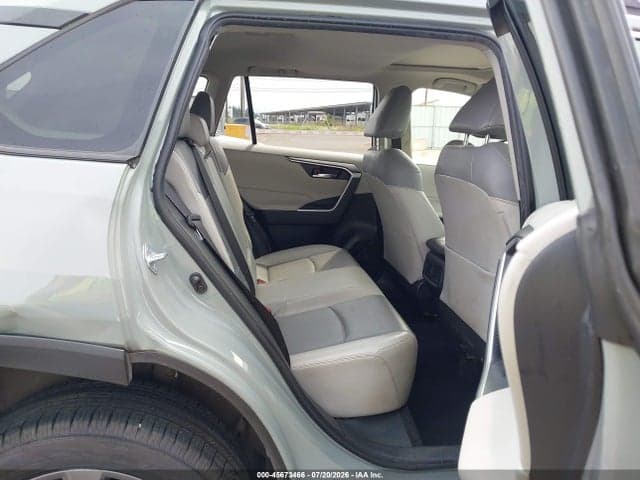 2019 TOYOTA RAV4 XLE PREMIUM 8