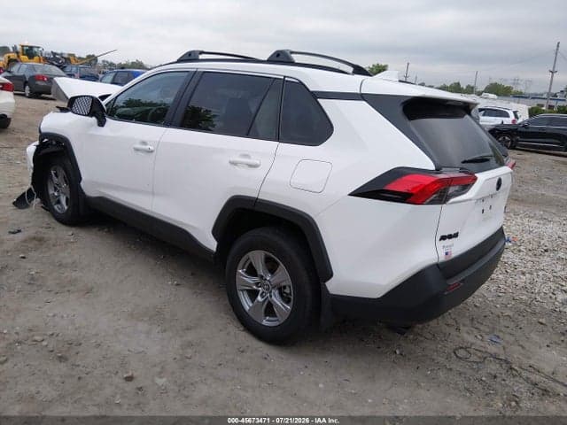 2025 TOYOTA RAV4 XLE 3