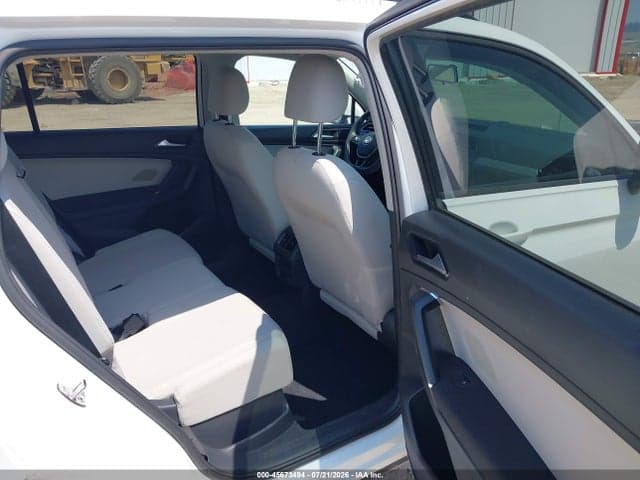 2018 VOLKSWAGEN TIGUAN 2.0T S 8