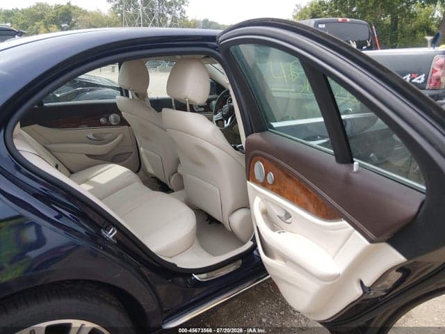 2019 MERCEDES-BENZ E 300 4MATIC 8