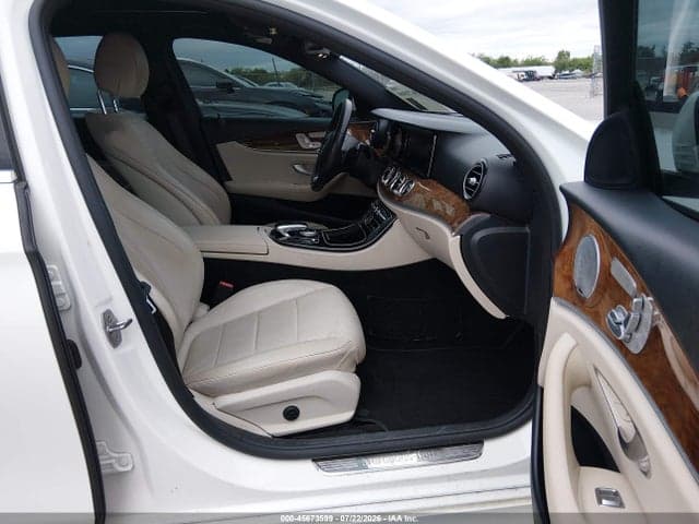 2017 MERCEDES-BENZ E 300 5
