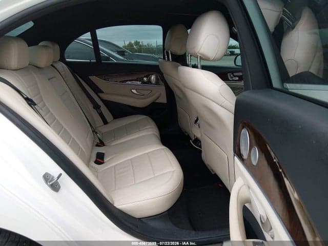 2017 MERCEDES-BENZ E 300 8