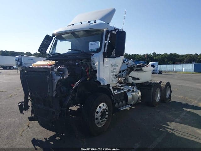 2020 VOLVO VNR 2