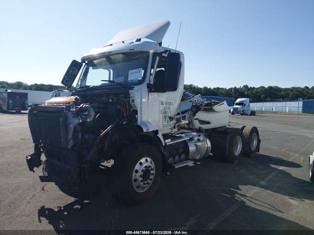 2020 VOLVO VNR 12