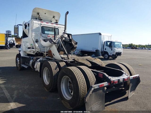 2020 VOLVO VNR 3
