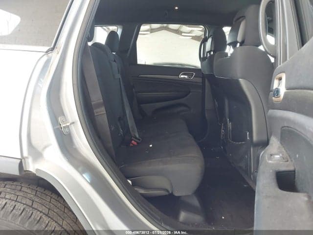 2017 JEEP GRAND CHEROKEE LAREDO 8
