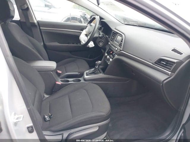 2020 HYUNDAI ELANTRA SE 5