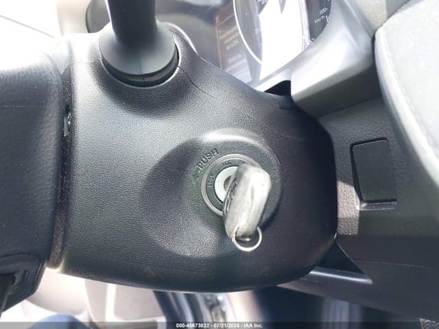 2018 TOYOTA RAV4 LE 11