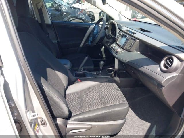 2018 TOYOTA RAV4 LE 5