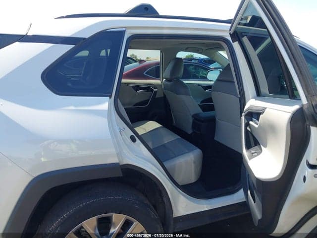 2022 TOYOTA RAV4 LIMITED 8