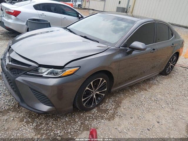 2018 TOYOTA CAMRY SE 2