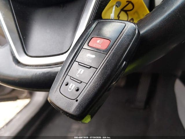 2018 TOYOTA CAMRY SE 11