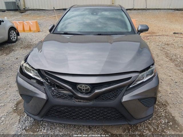 2018 TOYOTA CAMRY SE 12