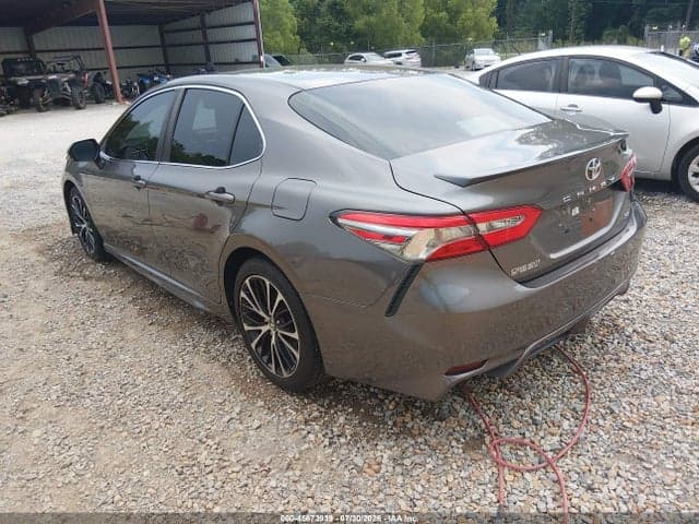 2018 TOYOTA CAMRY SE 3