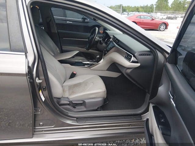 2018 TOYOTA CAMRY SE 5
