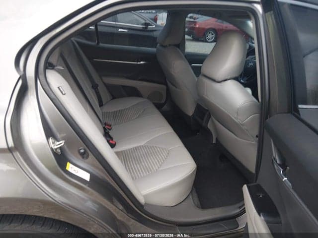 2018 TOYOTA CAMRY SE 8