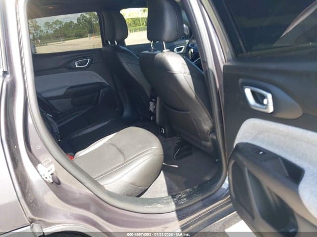 2024 JEEP COMPASS LATITUDE LUX FWD 8