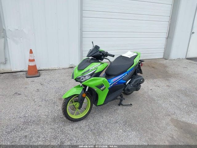 2025 2005 RTV900R 2
