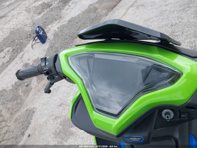 2025 2005 RTV900R 7
