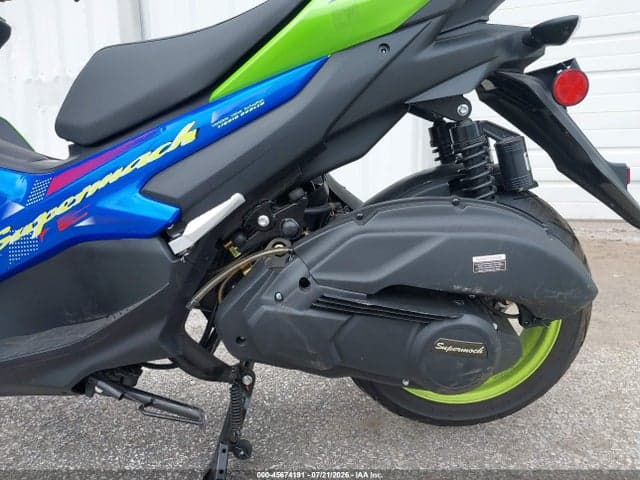2025 2005 RTV900R 9