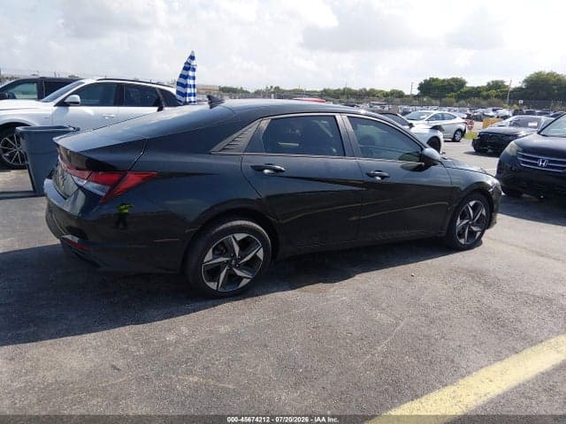 2023 HYUNDAI ELANTRA SEL 4