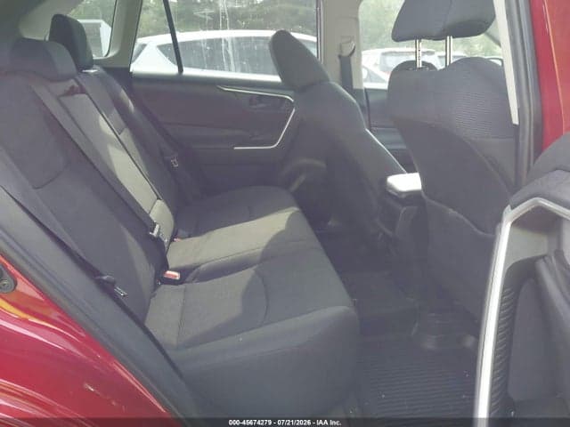 2020 TOYOTA RAV4 LE 8