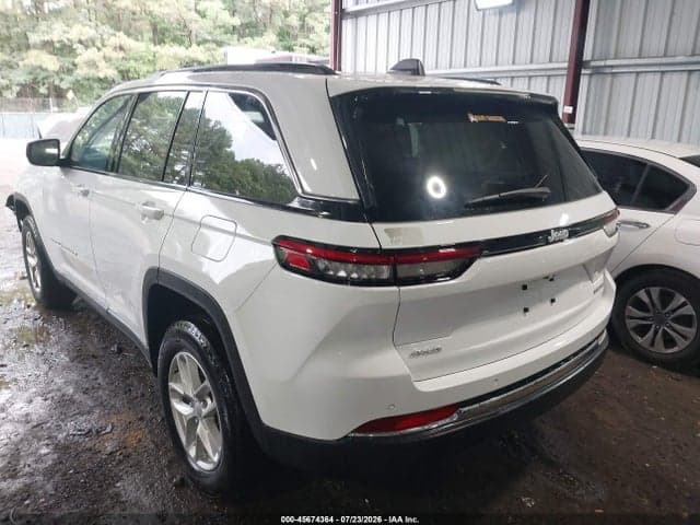 2025 JEEP GRAND CHEROKEE LAREDO X 4X4 3