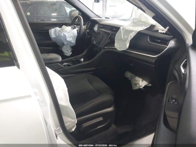 2025 JEEP GRAND CHEROKEE LAREDO X 4X4 5