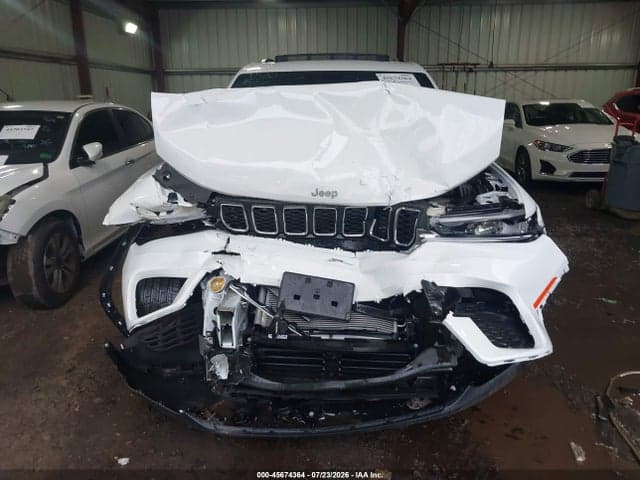 2025 JEEP GRAND CHEROKEE LAREDO X 4X4 6