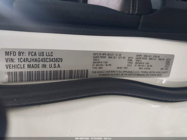 2025 JEEP GRAND CHEROKEE LAREDO X 4X4 9