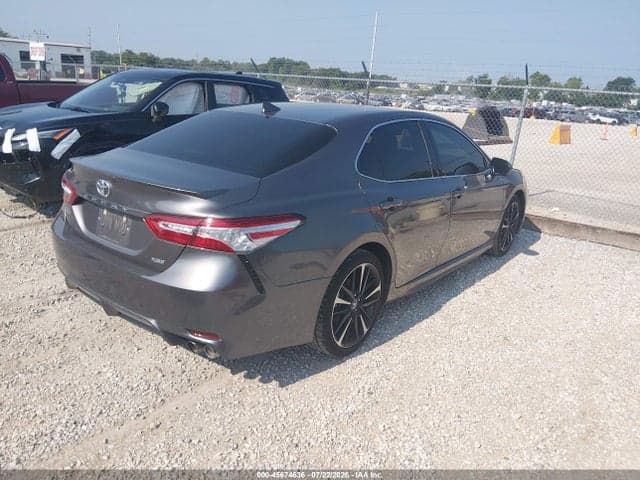 2020 TOYOTA CAMRY XSE 4