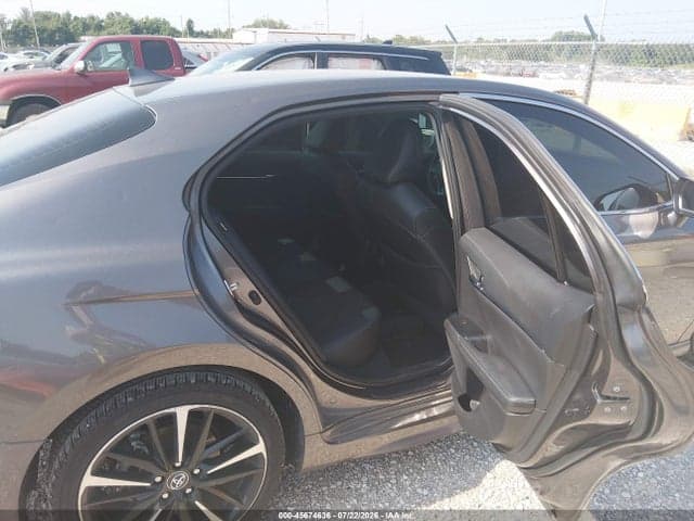 2020 TOYOTA CAMRY XSE 8