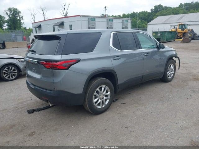 2023 CHEVROLET TRAVERSE FWD LS 4